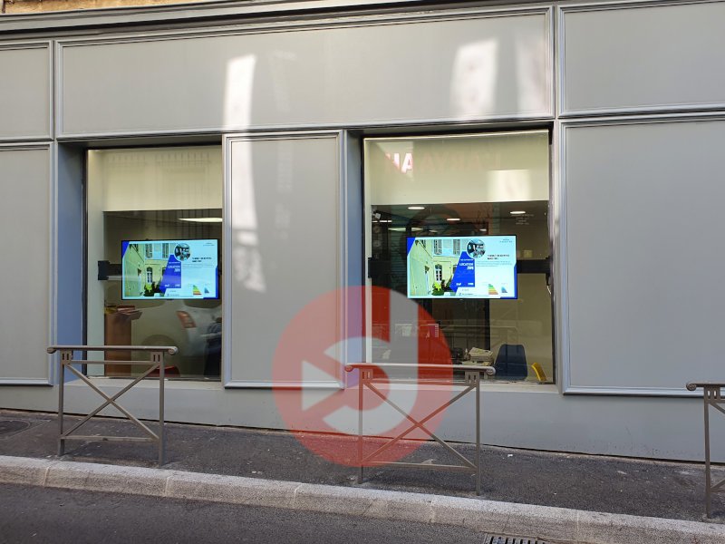 Image Solution DISIGN d'écran vitrine d'affichage dynamique d'annonces immobilières de l'agence D'AGOSTINO (13)